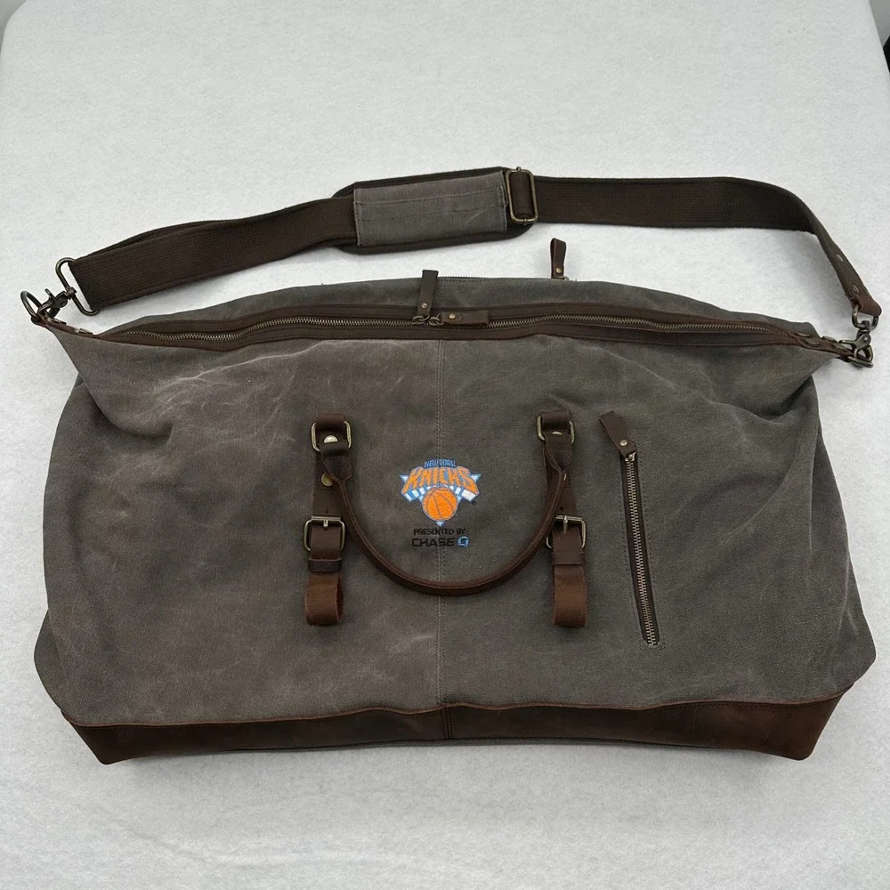 New York Knicks Chase Canvas Leather Duffel Bag Travel Weekender Gym Bag Gray